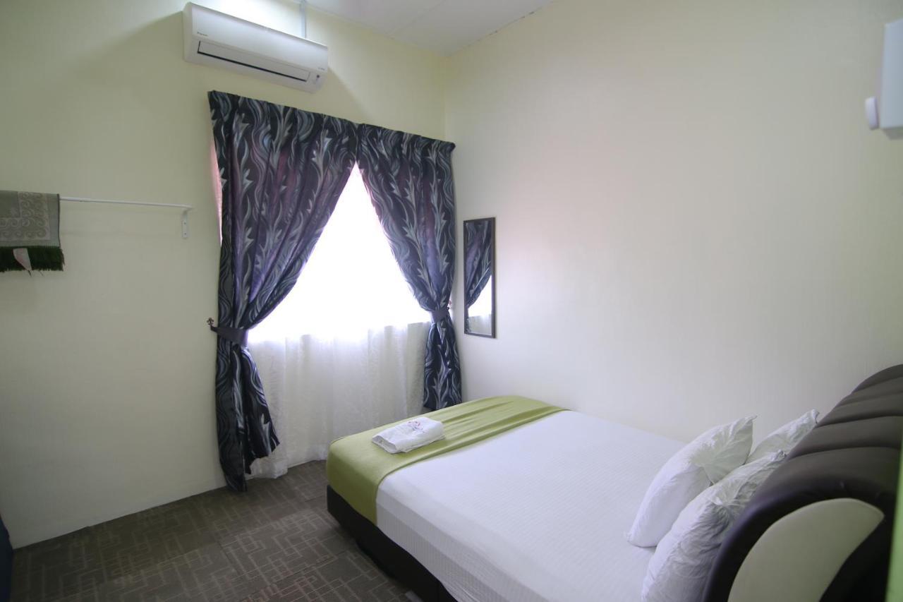 Homestay Hj Esmon 3 Uthm パリ・ラジャ エクステリア 写真