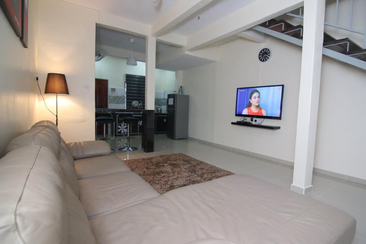 Homestay Hj Esmon 3 Uthm パリ・ラジャ エクステリア 写真